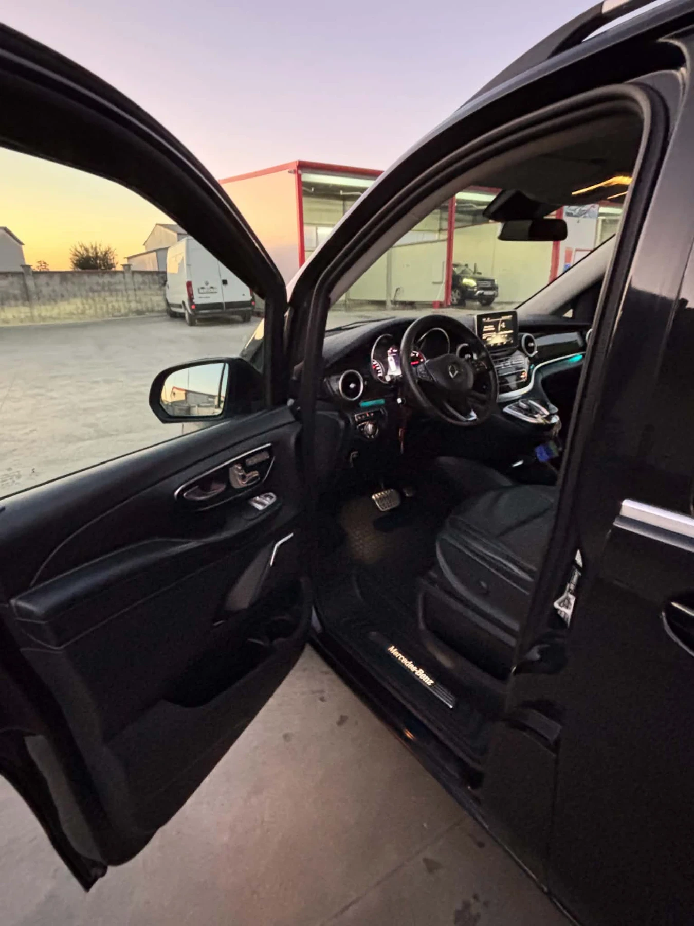 Mercedes-Benz V 250 FULL/ОБДУХ/VIP/4X4/, снимка 3 - Бусове и автобуси - 56121140