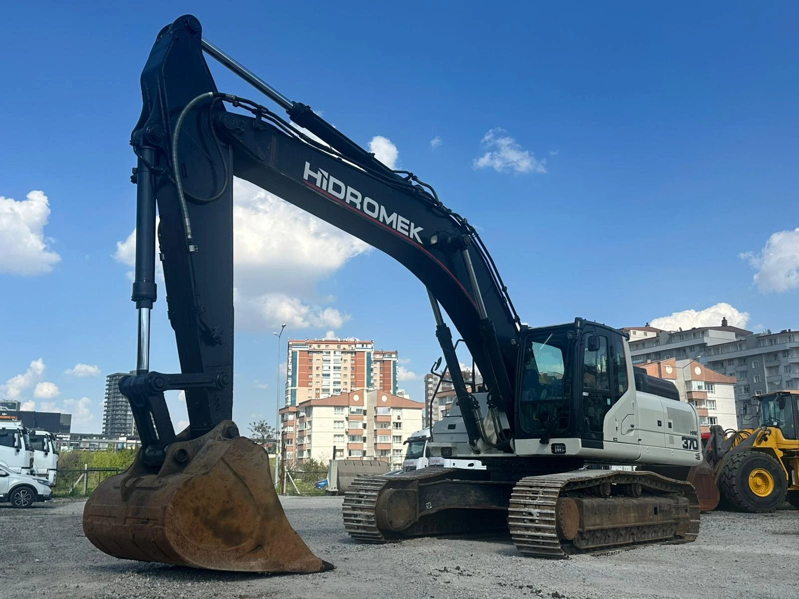 Багер Hidromek hmk370