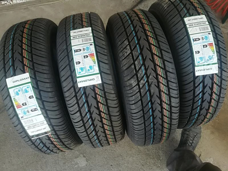 Гуми Летни 205/65R15, снимка 2 - Гуми и джанти - 21466290