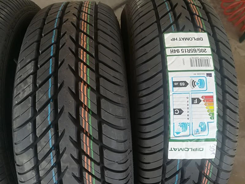 Гуми Летни 205/65R15, снимка 3 - Гуми и джанти - 21466290