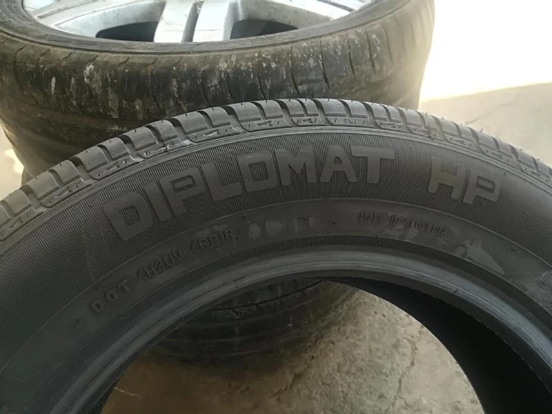 Гуми Летни 205/65R15, снимка 4 - Гуми и джанти - 21466290