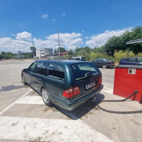 Mercedes-Benz E 230, снимка 4