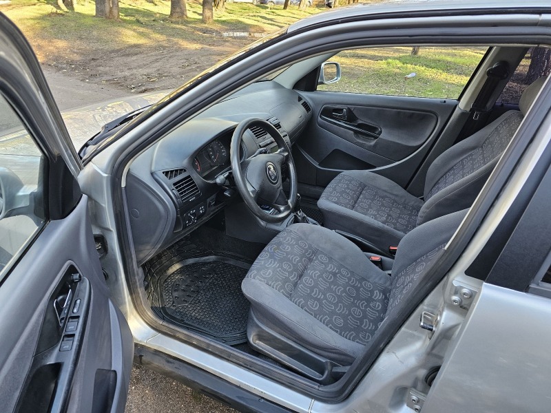 Seat Ibiza 1.4 газ/бензин, снимка 7 - Автомобили и джипове - 46174923