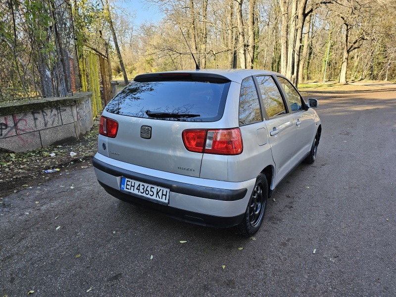 Seat Ibiza 1.4 газ/бензин, снимка 4 - Автомобили и джипове - 46174923