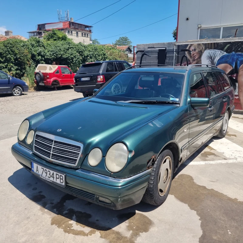 Mercedes-Benz E 230, снимка 2 - Автомобили и джипове - 47088204