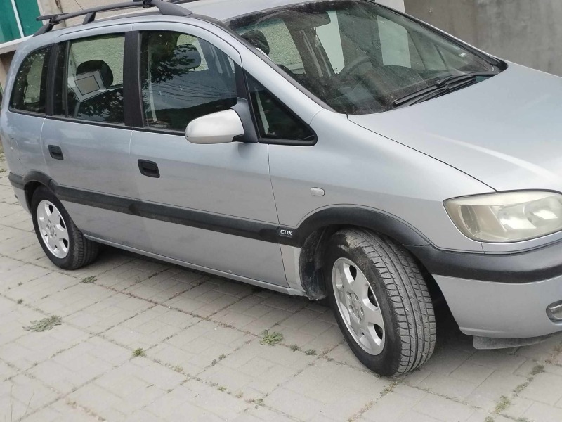 Opel Zafira 1.8, снимка 3 - Автомобили и джипове - 46392581