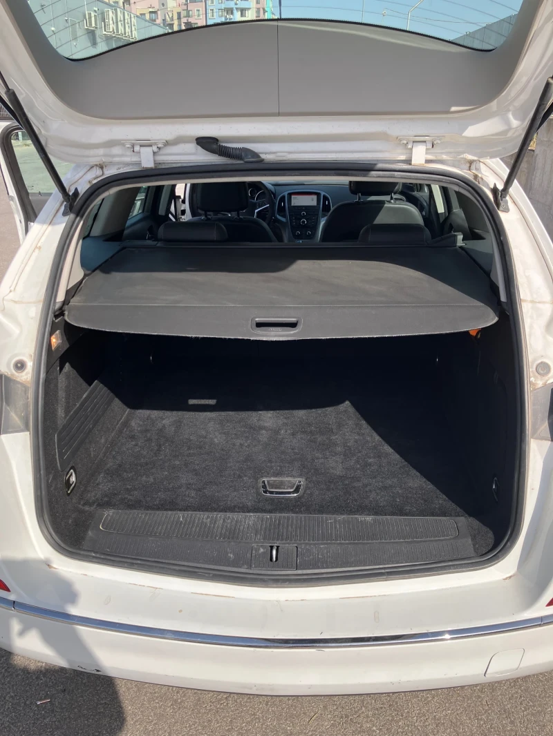 Opel Astra 1.4 Т LPG Sports Tourer, снимка 5 - Автомобили и джипове - 52057966