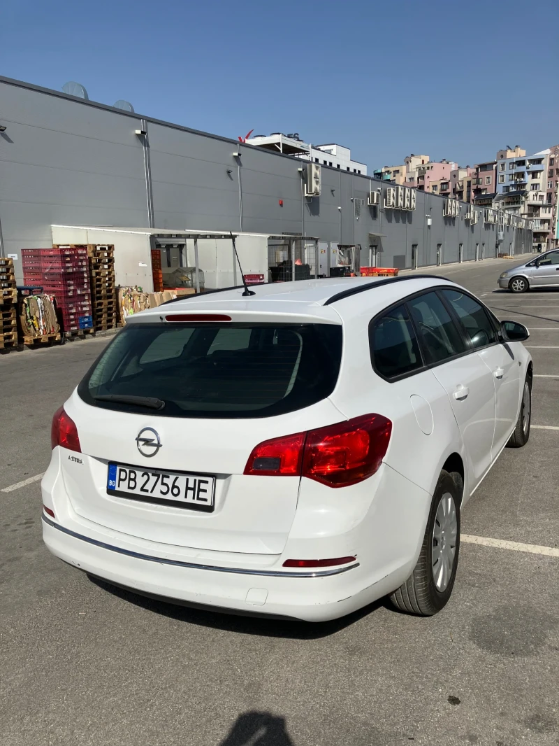 Opel Astra 1.4 Т LPG Sports Tourer, снимка 4 - Автомобили и джипове - 52057966