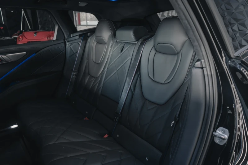 BMW XM V8 PLUG-IN HYBRID* FULL * BOWERS&WILKINS* LED, снимка 5 - Автомобили и джипове - 52685803