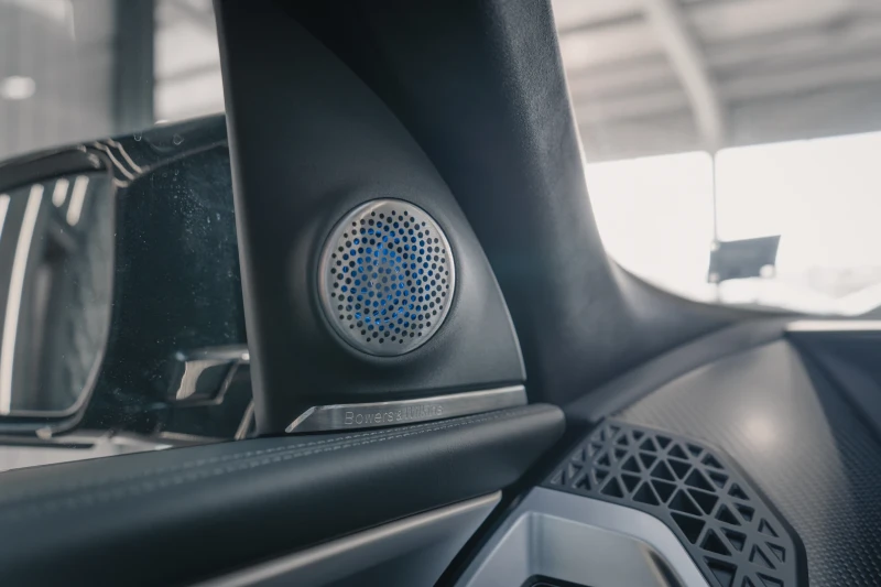 BMW XM V8 PLUG-IN HYBRID* FULL * BOWERS&WILKINS* LED, снимка 15 - Автомобили и джипове - 52685803