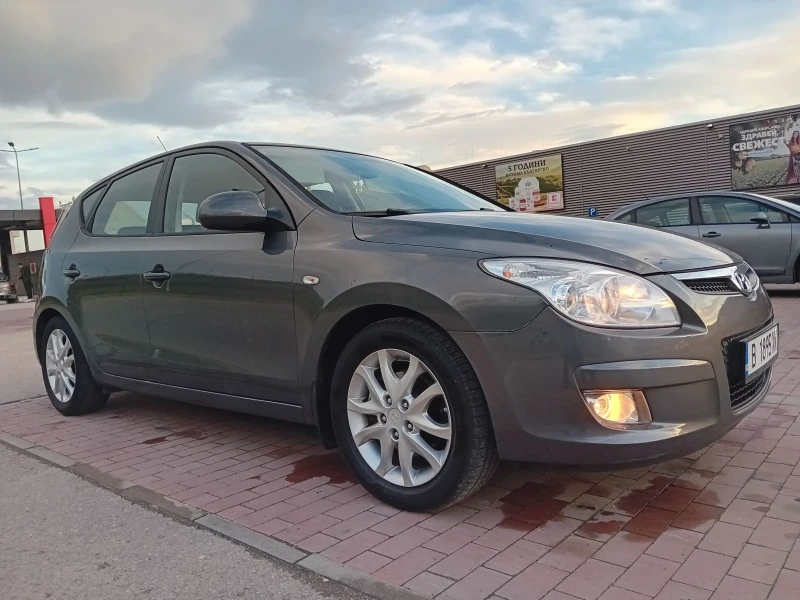 Hyundai I30 1.6i 126kc G4FC , снимка 3 - Автомобили и джипове - 53059685