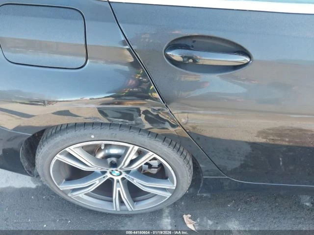 BMW 330 * Камера* м.Точки* Асистенти* Digital Key* , снимка 10 - Автомобили и джипове - 53207242