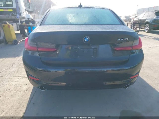 BMW 330 * Камера* м.Точки* Асистенти* Digital Key* , снимка 8 - Автомобили и джипове - 53207242