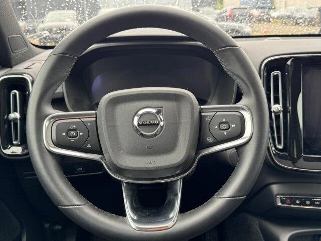 Volvo C40 Core, термопомпа, гаранция , снимка 13 - Автомобили и джипове - 54639538