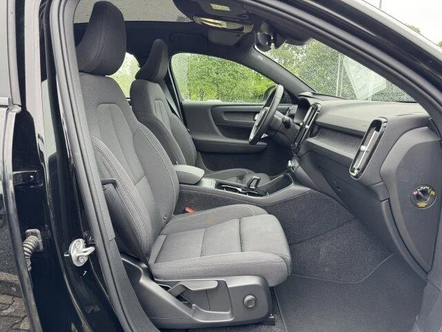 Volvo C40 Core, термопомпа, гаранция , снимка 14 - Автомобили и джипове - 54639538