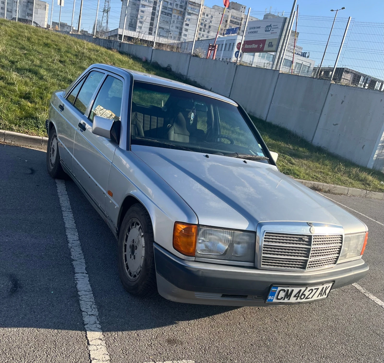 Mercedes-Benz 190 E - изображение 3