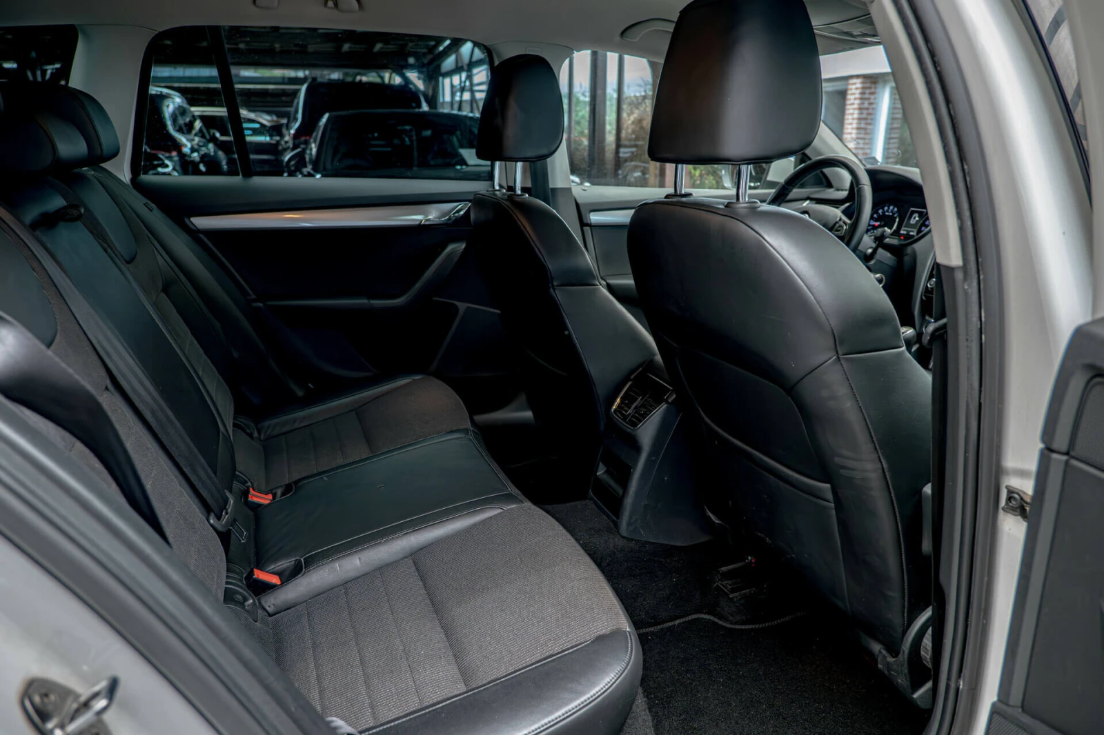 Skoda Octavia 2.0TDI/4X4/BiXenon/Elegance/Подгрев - изображение 7