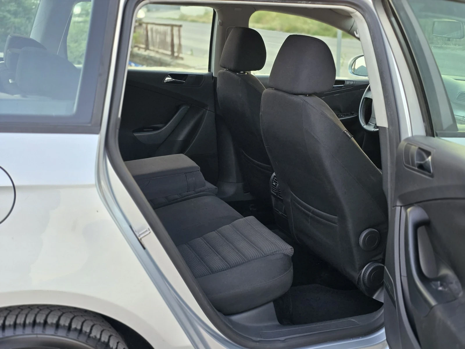 VW Passat 2.0tdi 140hp * BMP* Ksenon Navi Sportline | Mobile.bg   11