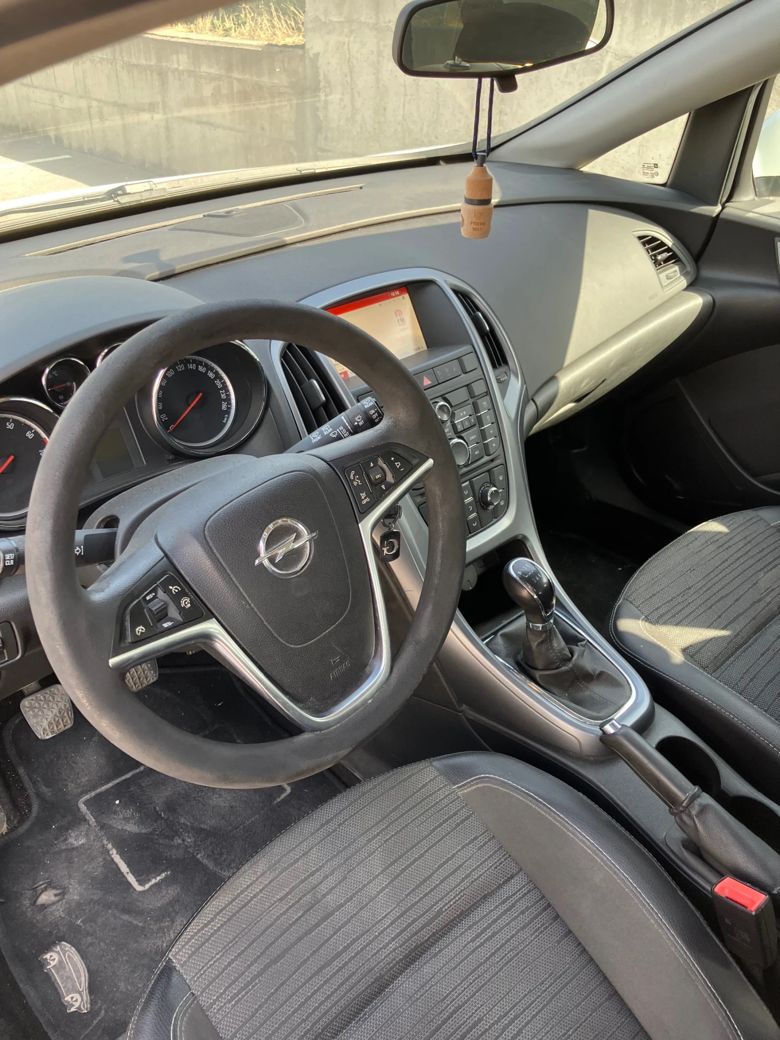 Opel Astra 1.4 Т LPG Sports Tourer - изображение 6