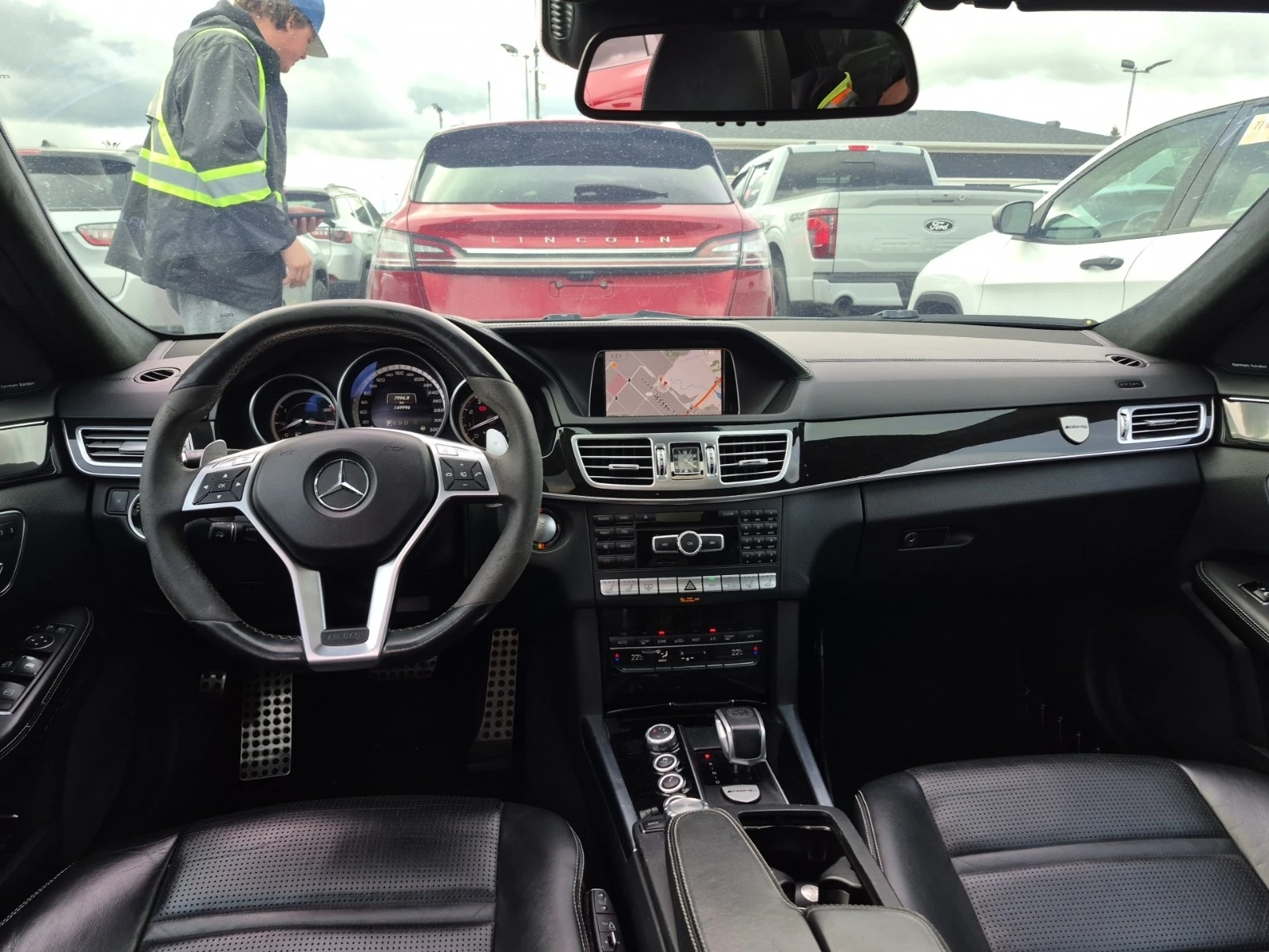 Mercedes-Benz E 63 AMG S * * CARFAX * * АВТО КРЕДИТ * *  - изображение 6