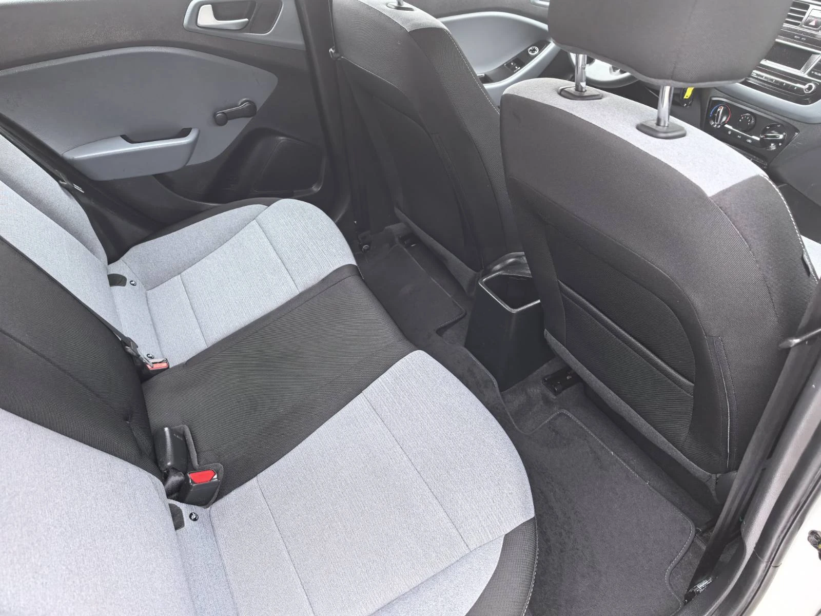 Hyundai I20 1, 25i-85k.c.SPORTline, LED, FACELiFT,  6 | Mobile.bg   12