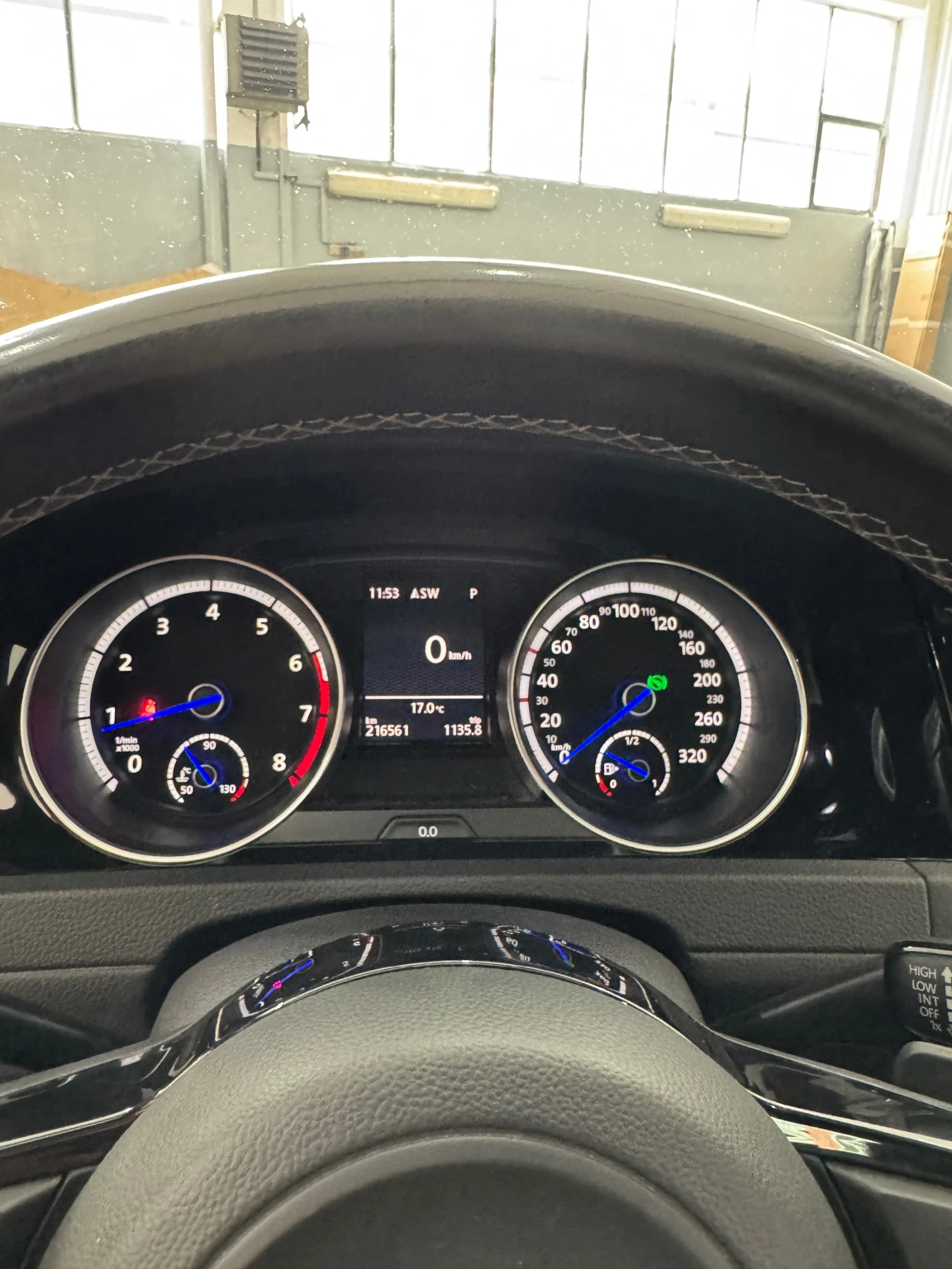 VW Golf VII R 2.0 tsi - изображение 4