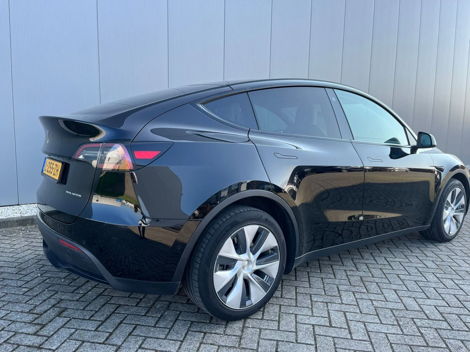 Tesla Model Y AWD DUAL MOTOR   - изображение 6