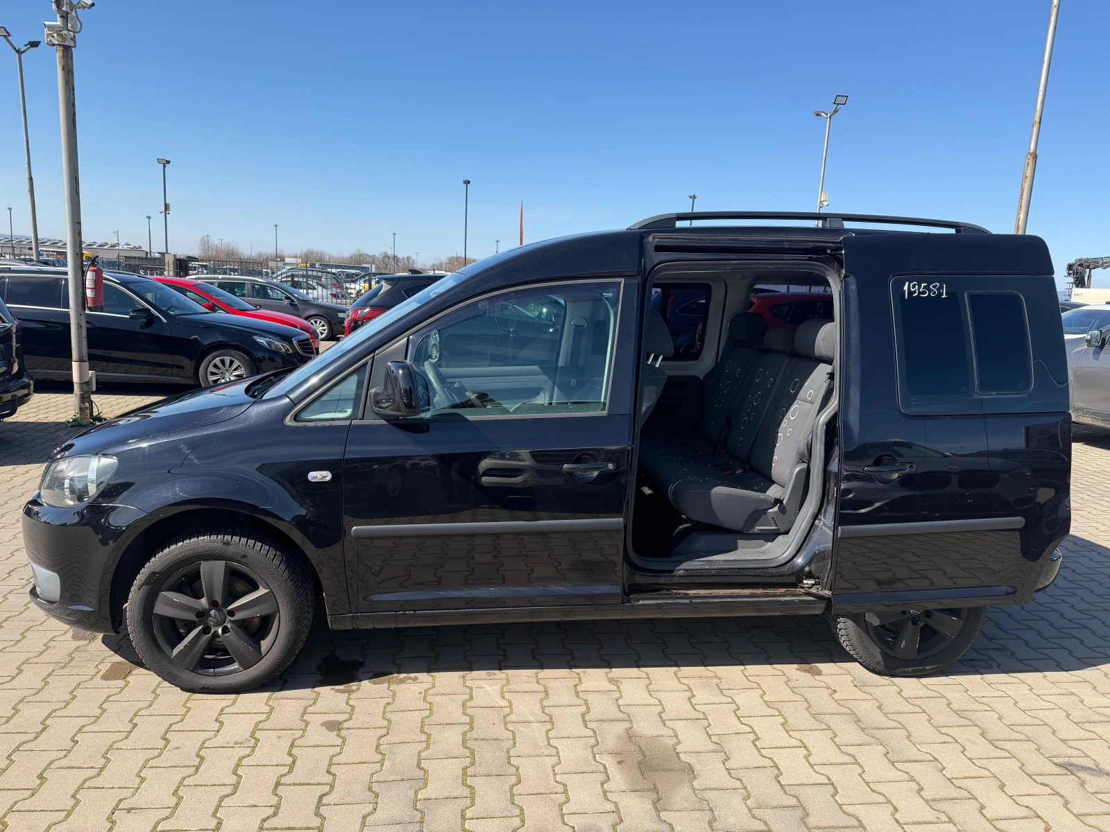 VW Caddy 1.6TDI 4+ 1 AVTOMAT/NAVI EURO 5 - изображение 10