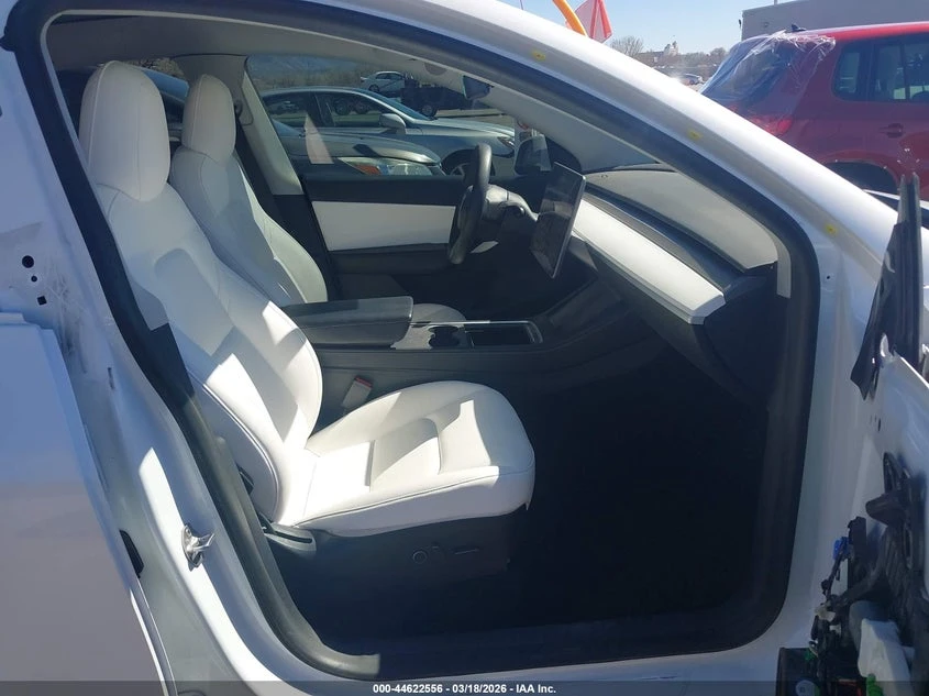 Tesla Model Y Long Range Dual Motor All-Wheel Drive, снимка 5 - Автомобили и джипове - 54419102