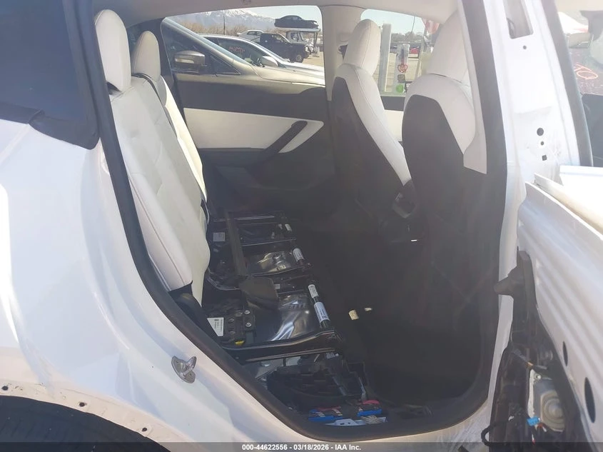Tesla Model Y Long Range Dual Motor All-Wheel Drive, снимка 8 - Автомобили и джипове - 54419102