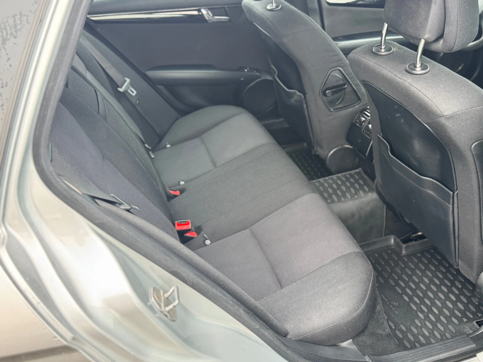 Mercedes-Benz C 220 CDI, снимка 8 - Автомобили и джипове - 54873932