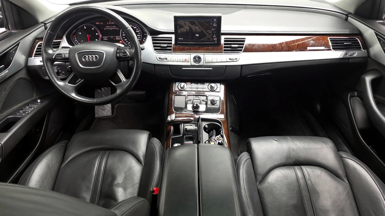 Audi A8 4.2TDI !МАСАЖИ! PANO! !360!, снимка 6 - Автомобили и джипове - 54952923