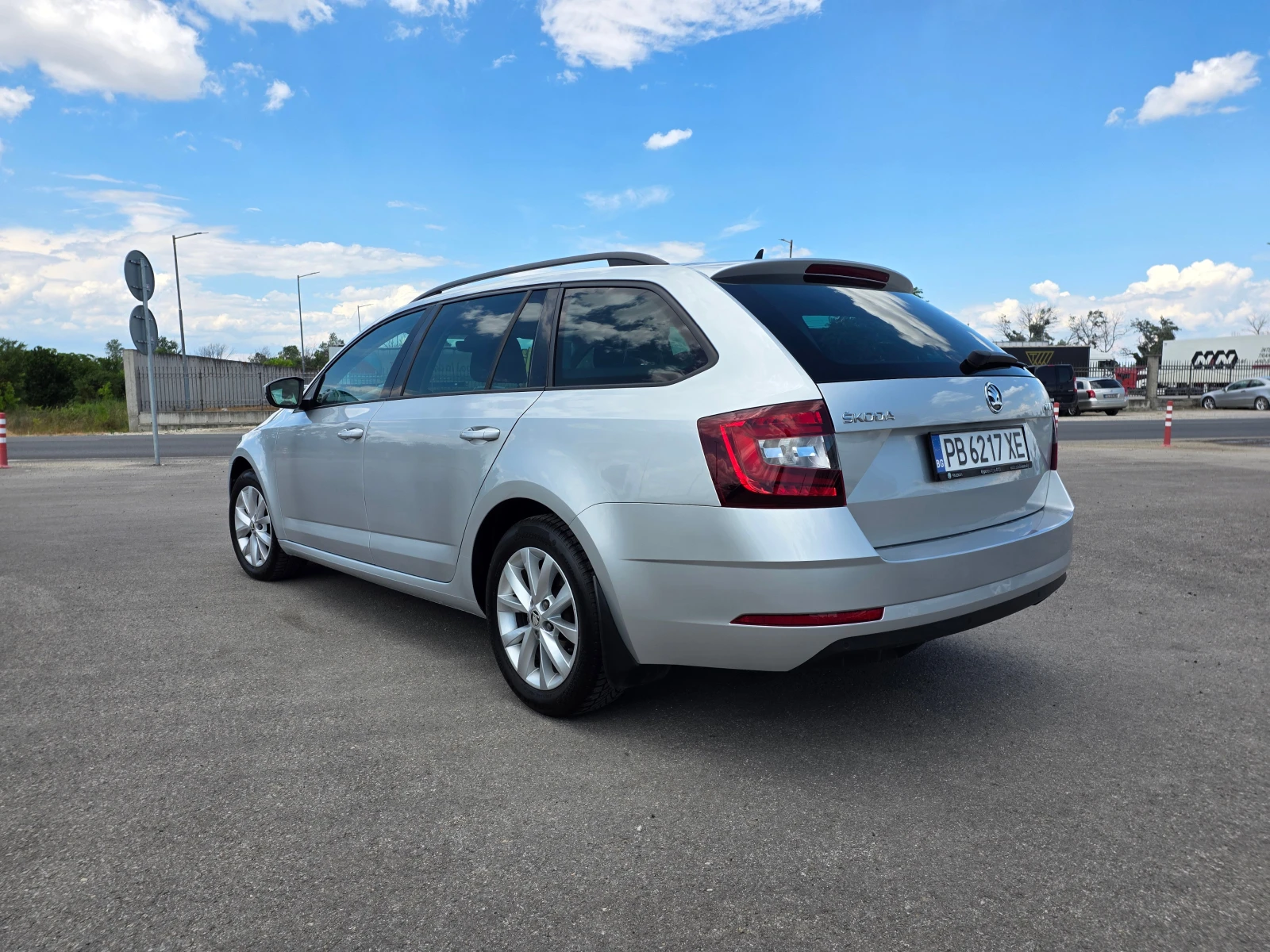 Skoda Octavia 2.0 TDI М/Т-150кс, снимка 3 - Автомобили и джипове - 55221093