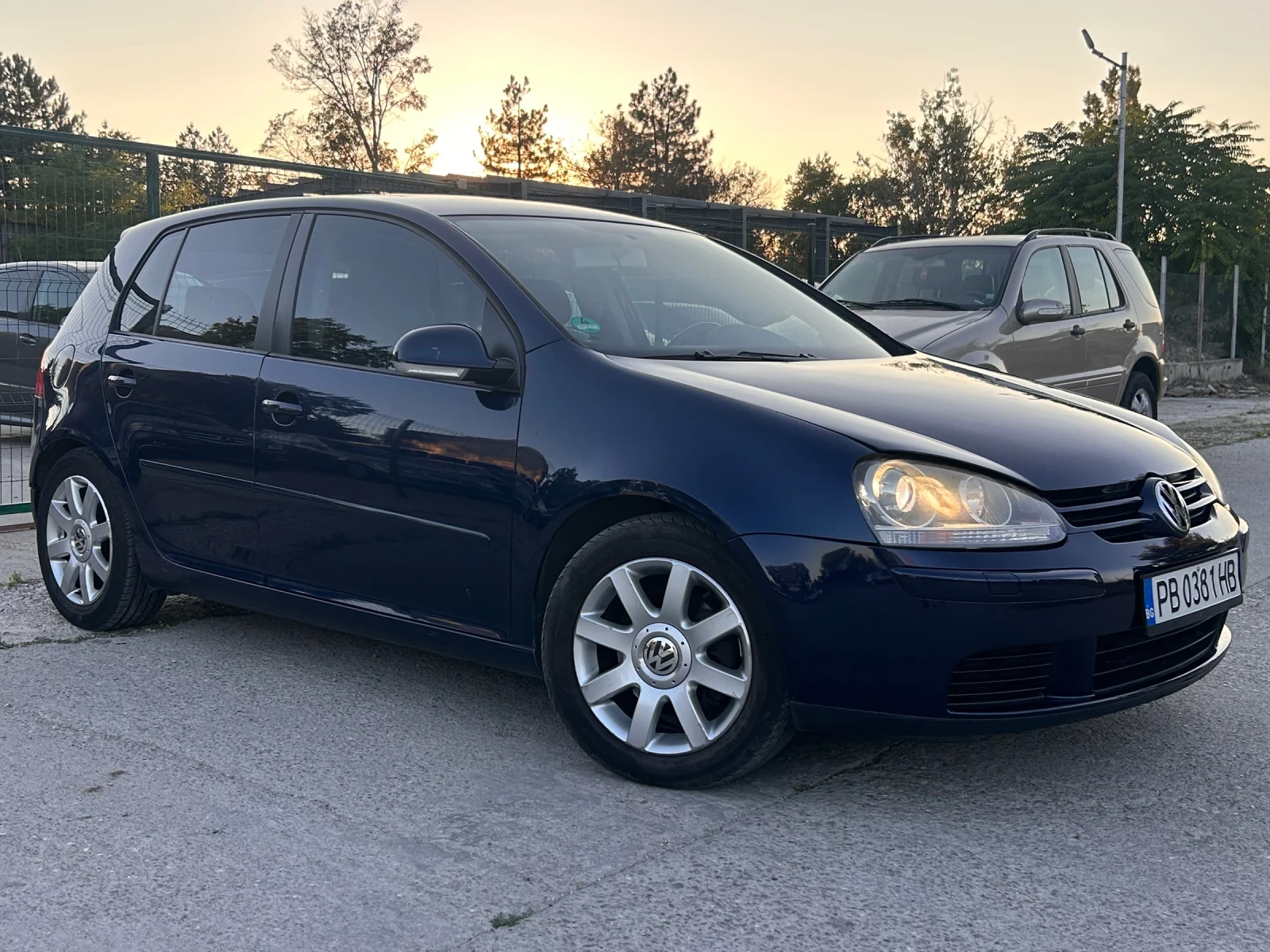 VW Golf, снимка 5 - Автомобили и джипове - 55742872