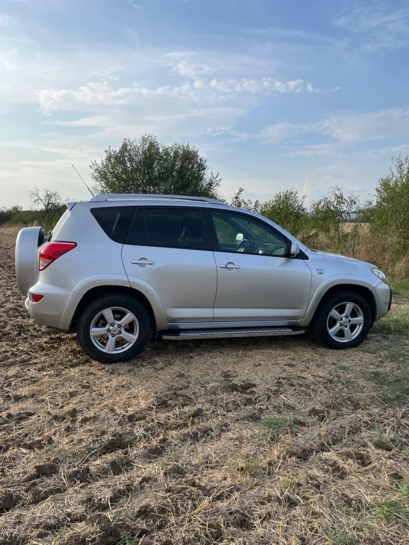 Toyota Rav4, снимка 7 - Автомобили и джипове - 46792040