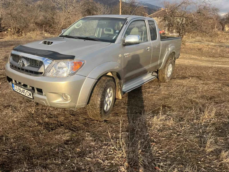 Toyota Hilux 2.5, снимка 3 - Автомобили и джипове - 48592920