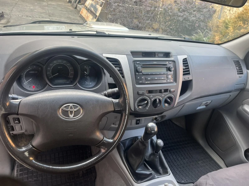 Toyota Hilux 2.5, снимка 5 - Автомобили и джипове - 48592920