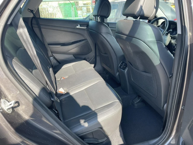 Hyundai Tucson, снимка 4 - Автомобили и джипове - 52681140