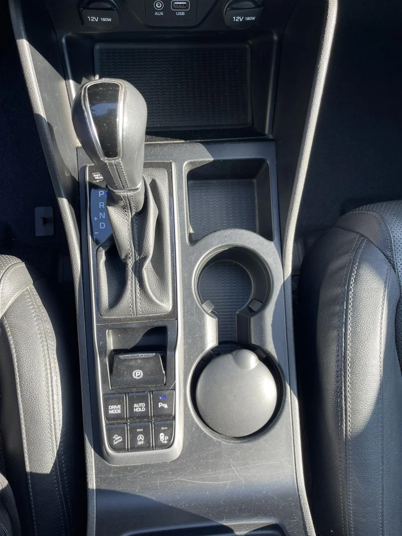 Hyundai Tucson, снимка 14 - Автомобили и джипове - 52681140