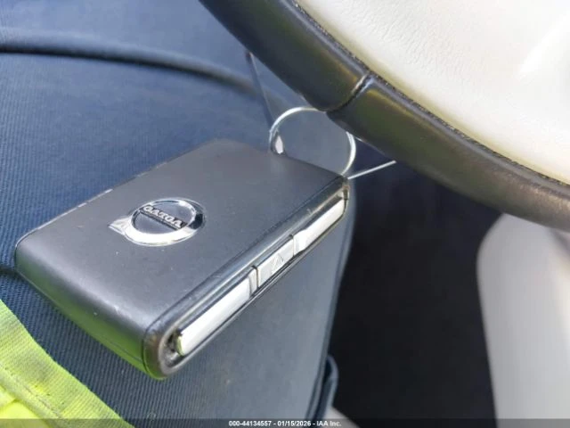 Volvo XC60 T5 MOMENTUM AWD/ЗАКУПИ ОТ 240 ЕВРО НА МЕСЕЦ, снимка 11 - Автомобили и джипове - 53271564