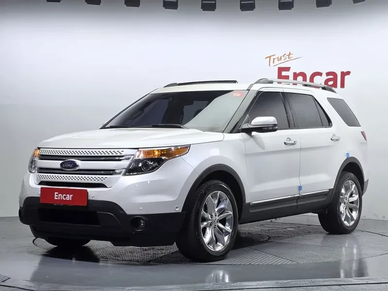 Ford Explorer 3.5 AWD - САМО 30% АВАНС, снимка 2 - Автомобили и джипове - 56368603
