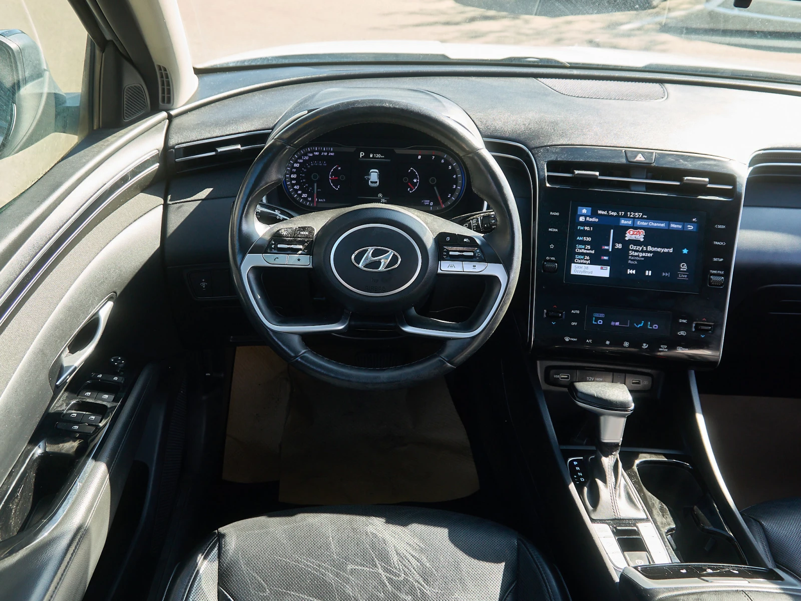 Hyundai Tucson 2022* URBAN EDITION* AWD* DISTRONIK* PANO - изображение 9