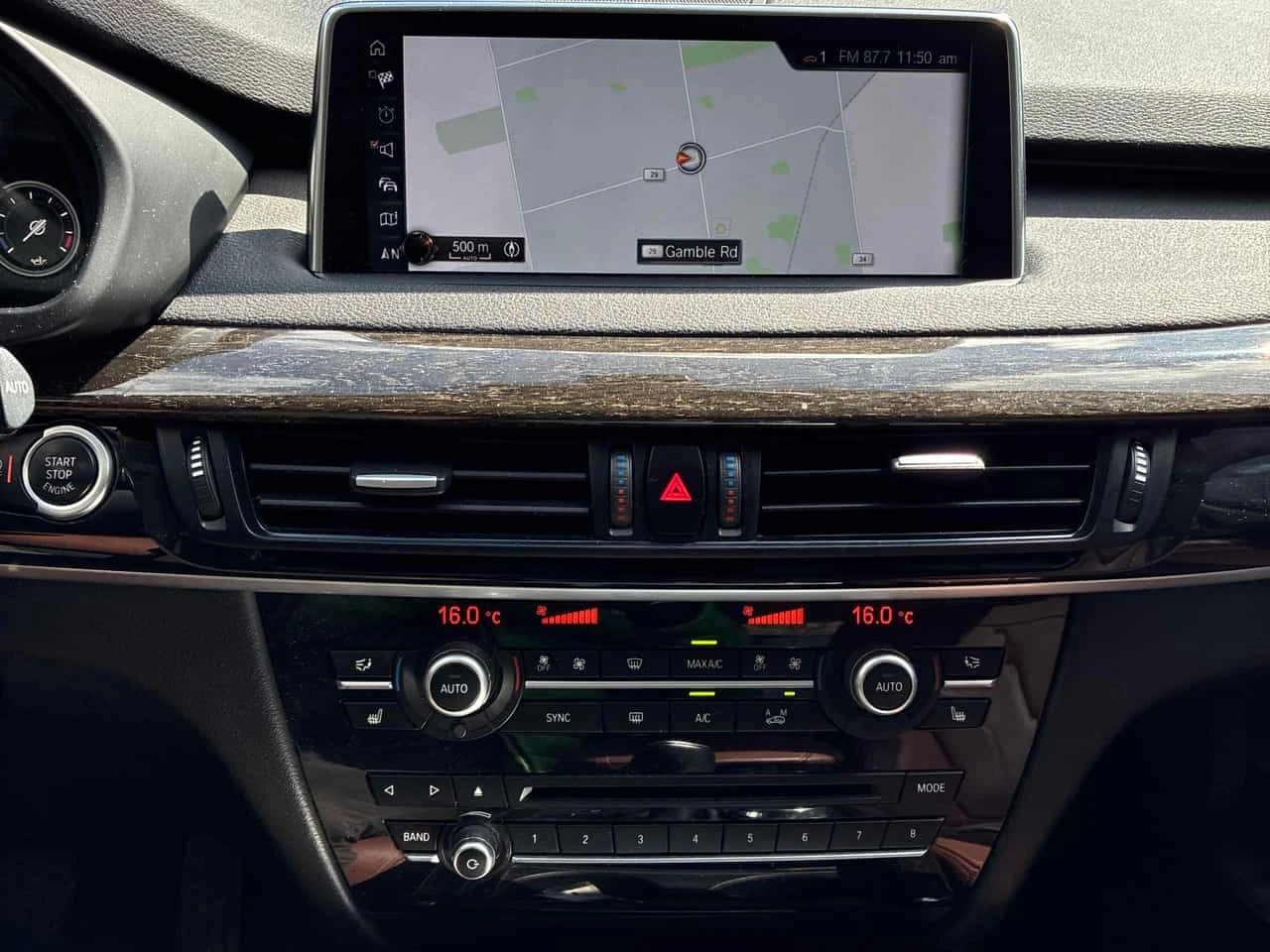 BMW X5 xDrive35i * КЛИП НА МОТОРА * ВТОРИ ГУМИ * ПОДГРЕВ , снимка 9 - Автомобили и джипове - 54132120