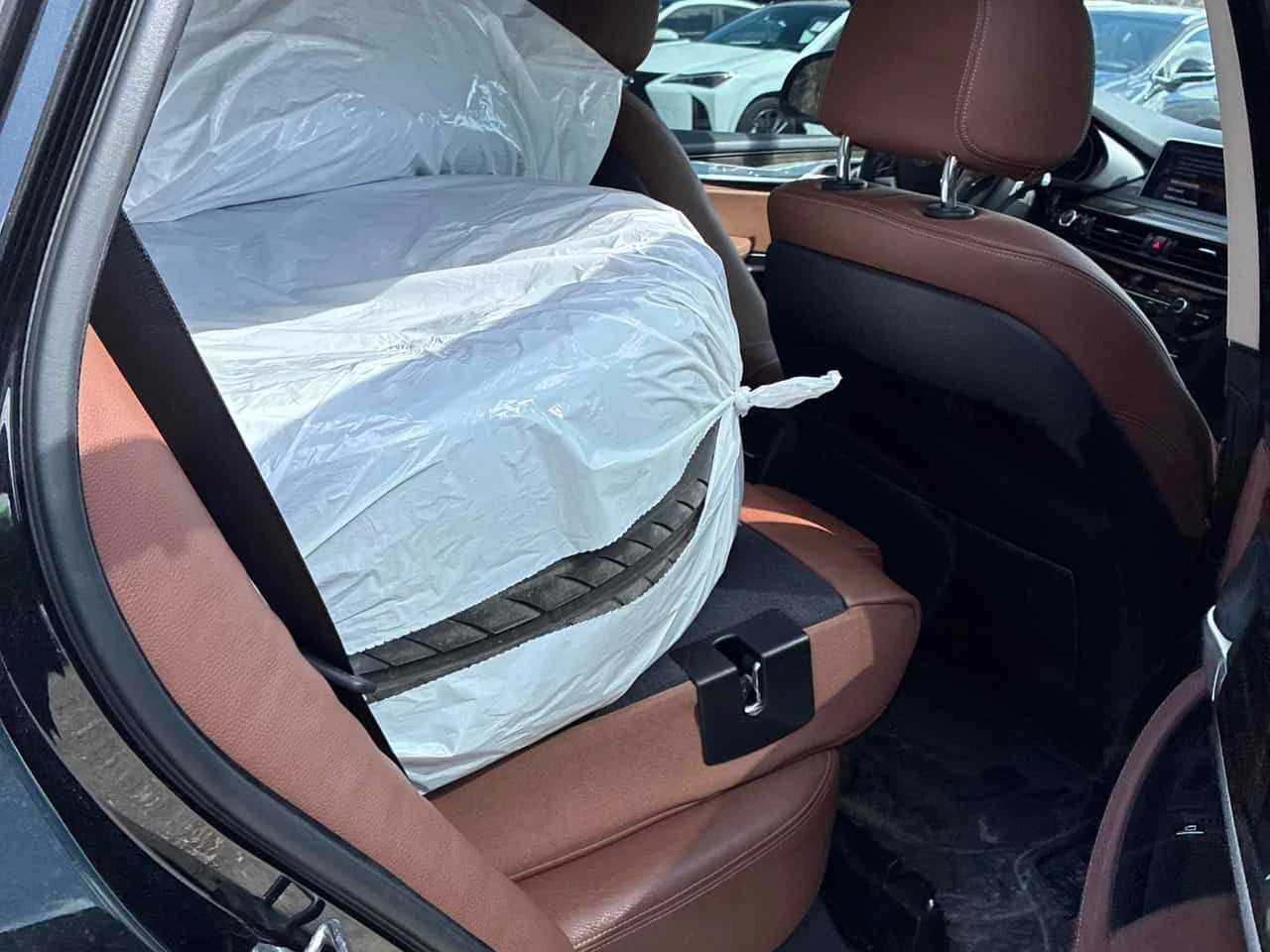 BMW X5 xDrive35i * КЛИП НА МОТОРА * ВТОРИ ГУМИ * ПОДГРЕВ , снимка 14 - Автомобили и джипове - 54132120