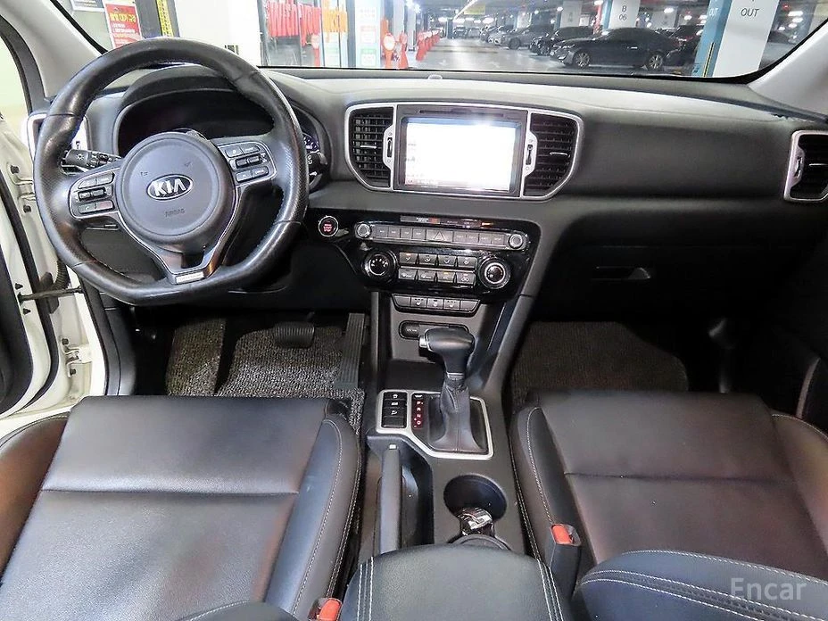 Kia Sportage, снимка 10 - Автомобили и джипове - 54391147