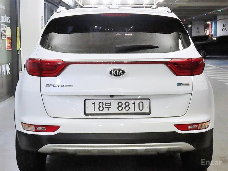 Kia Sportage, снимка 5 - Автомобили и джипове - 54391147