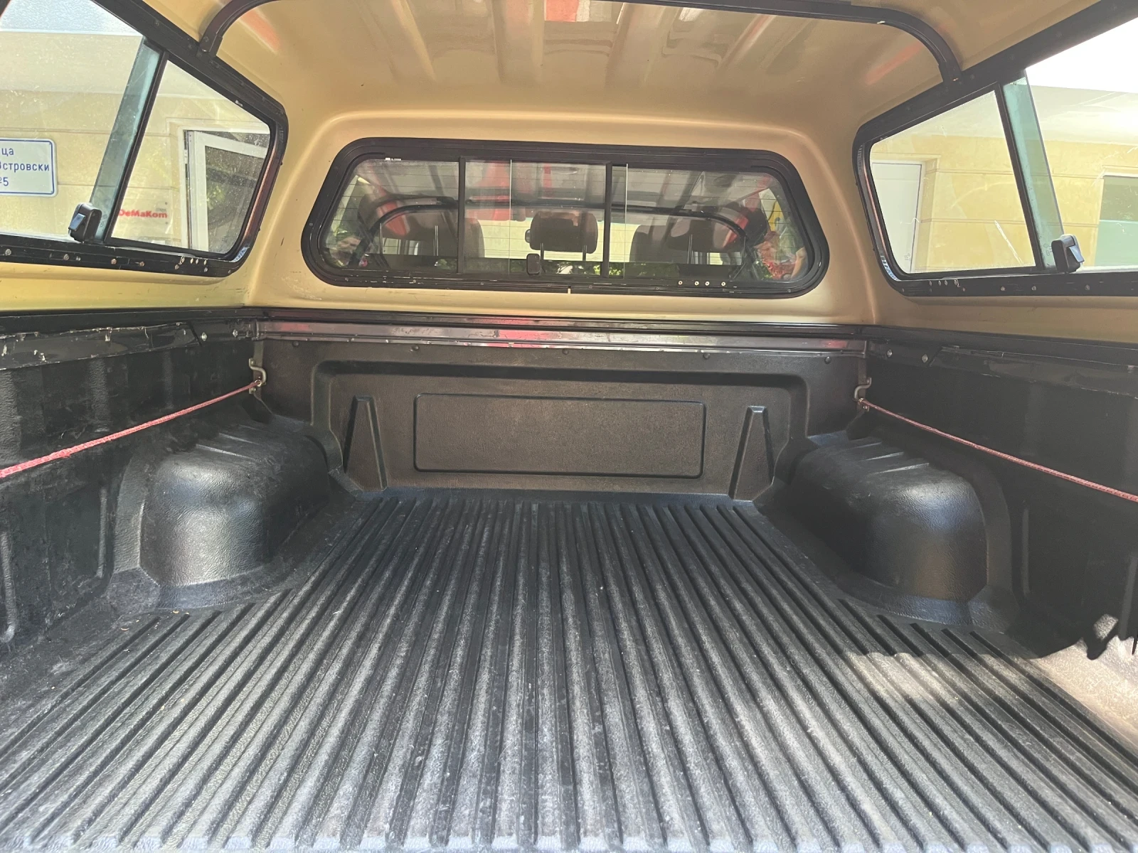 Toyota Hilux 3.0 Auto История, снимка 15 - Автомобили и джипове - 54840649