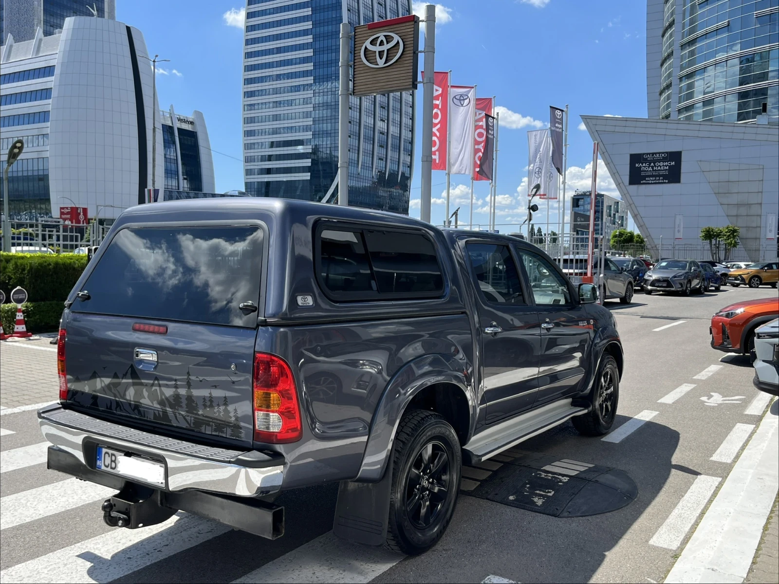 Toyota Hilux 3.0 Auto История, снимка 4 - Автомобили и джипове - 54840649