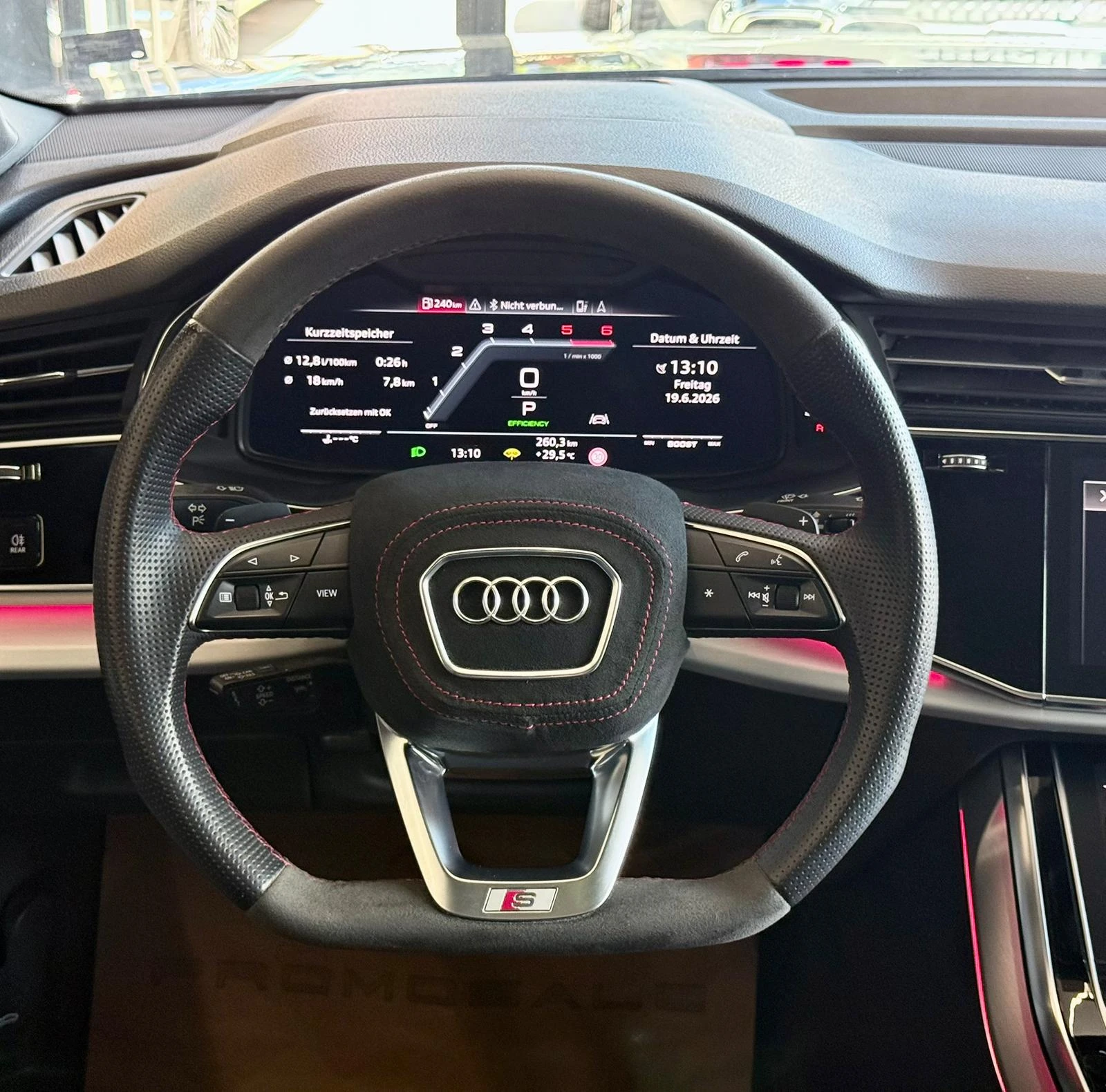 Audi SQ7 Quattro* Bose* Pano* Laser* Лизинг , снимка 10 - Автомобили и джипове - 54970143