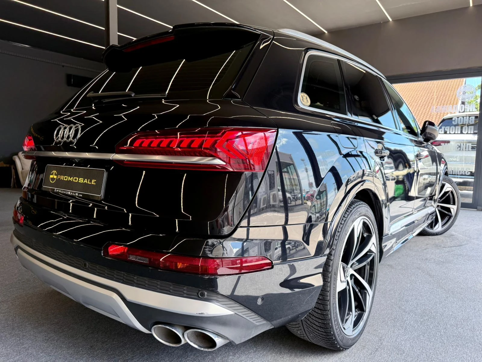 Audi SQ7 Quattro* Bose* Pano* Laser* Лизинг , снимка 6 - Автомобили и джипове - 54970143